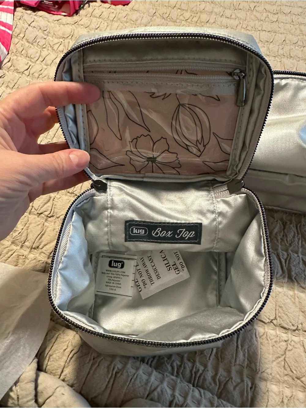 lug Silver Metallic Box Top set of. 2 Cosmetic Cases nwt